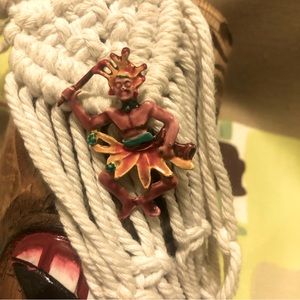 Vintage Zulu pin brooch